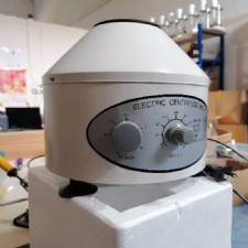 Good Quality Laboratory Low Speed Desktop Centrifuge 800-1 Electric Centrifuge Machine